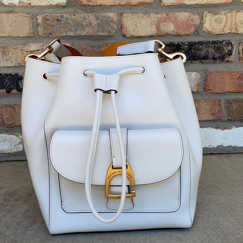 NEW! Dooney & Bourke shoulder tote.